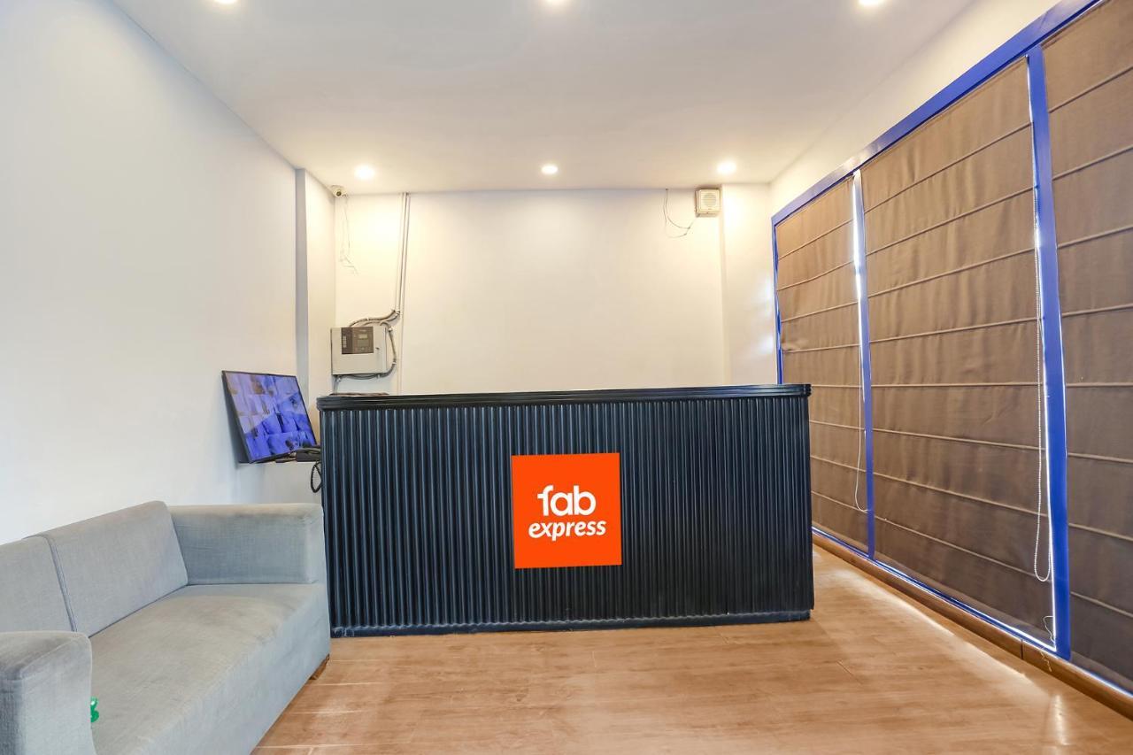 Fabexpress D2 Paschim Vihar Hotel Delhi  Bagian luar foto